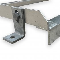 Närbild cykelställ med förankringsvinkel