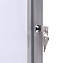 Trapphustavla med lås