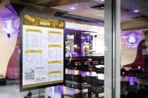 svart magnetram i restaurang